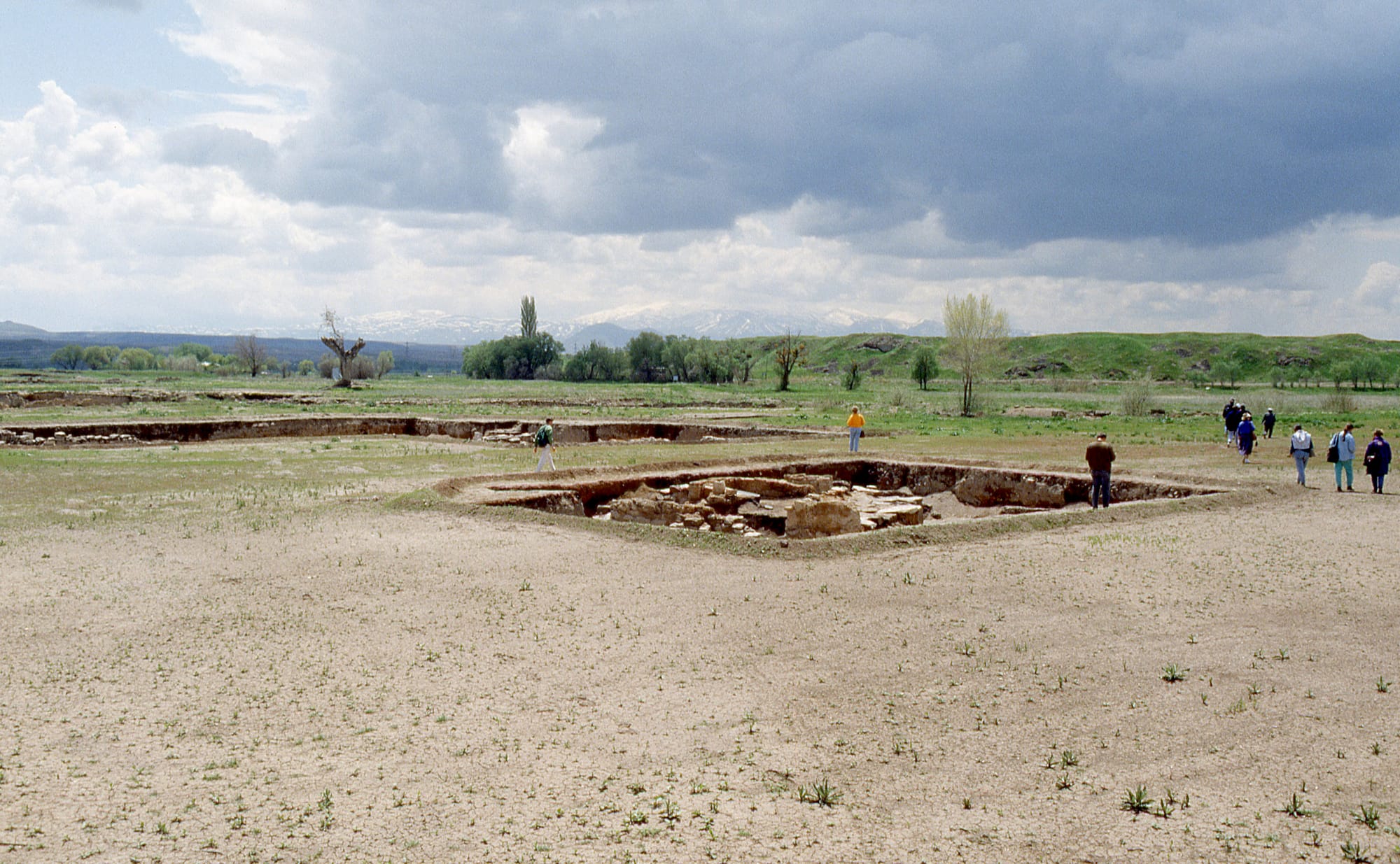 Trenches and mound at Kültepe-Kaniş, Kayseri province, photographed in 1993.